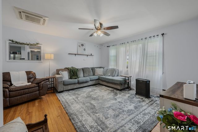 20 Willow Lane, Ledyard, CT 06339