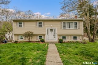20 Willow Lane, Ledyard, CT 06339