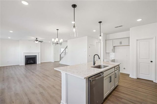 5457 Hargrove Way, Flowery Branch, GA 30542