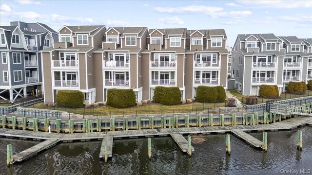 422 Marina Pointe Drive 422, East Rockaway, NY 11518