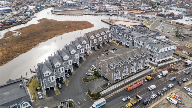 422 Marina Pointe Drive 422, East Rockaway, NY 11518