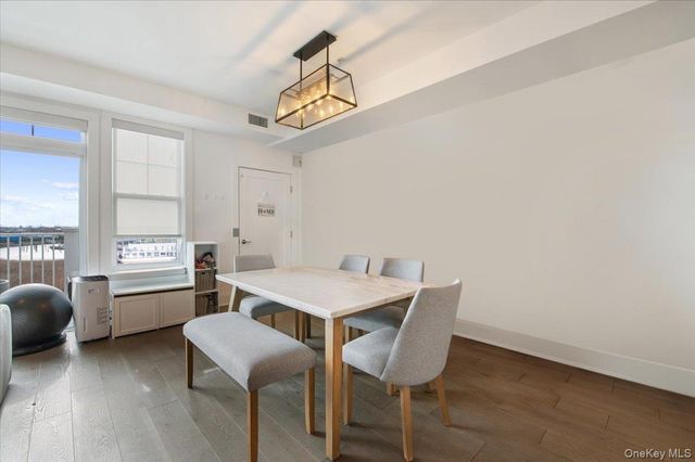 422 Marina Pointe Drive 422, East Rockaway, NY 11518