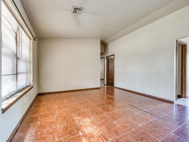 837 Briarlane Road, Oklahoma City, OK 73115