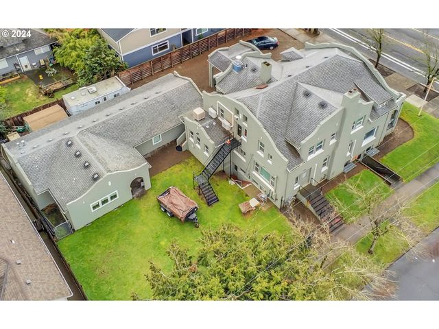 5833 N LOMBARD St, Portland, OR 97203