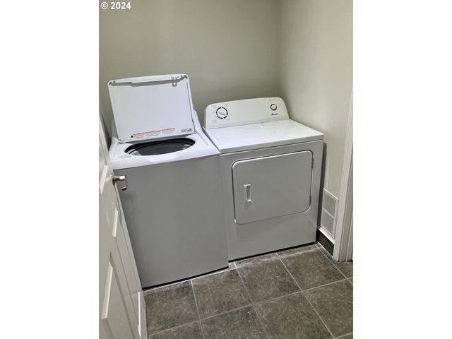 5833 N LOMBARD St, Portland, OR 97203