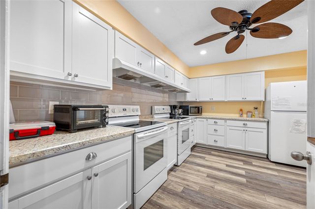 2928 FEATHER DRIVE 7-B, Clearwater, FL 33759