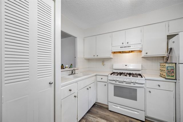 2928 FEATHER DRIVE 7-B, Clearwater, FL 33759