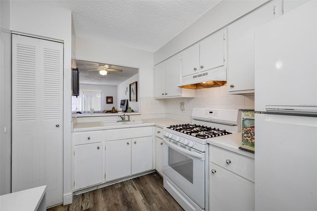 2928 FEATHER DRIVE 7-B, Clearwater, FL 33759