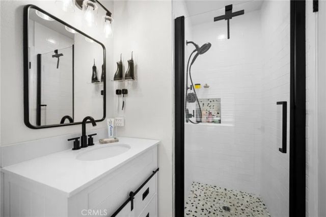 11300 Foothill Boulevard 63, Lakeview Terrace, CA 91342