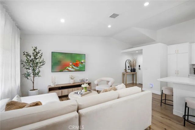 11300 Foothill Boulevard 63, Lakeview Terrace, CA 91342