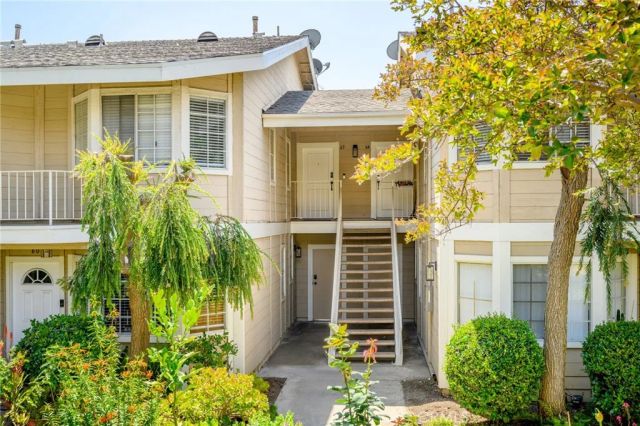 11300 Foothill Boulevard 63, Lakeview Terrace, CA 91342
