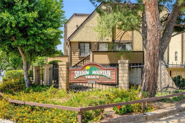 11300 Foothill Boulevard 63, Lakeview Terrace, CA 91342