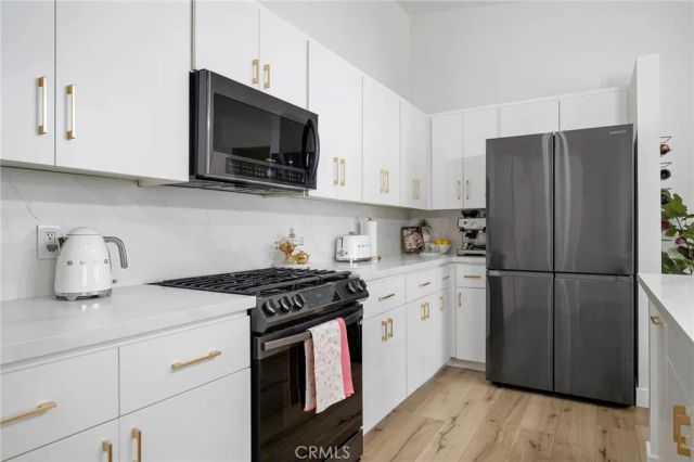 11300 Foothill Boulevard 63, Lakeview Terrace, CA 91342