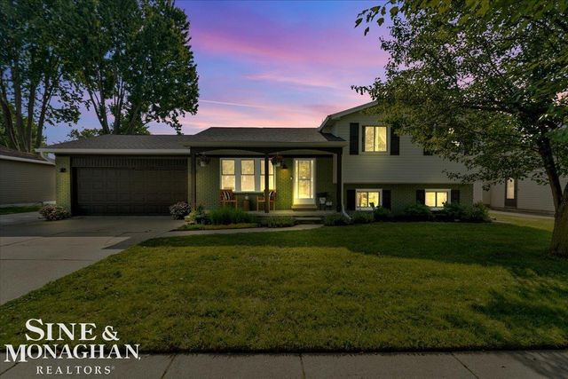 855 Montana Street, Marysville, MI 48040