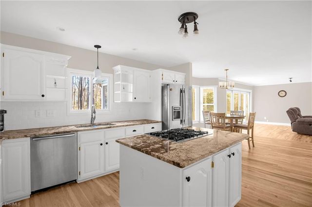 462 Ridgeway Lane, Lexington, NC 27295