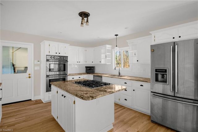 462 Ridgeway Lane, Lexington, NC 27295