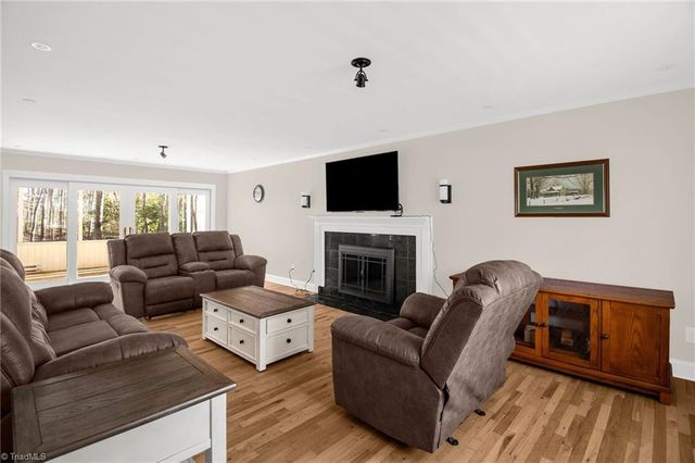 462 Ridgeway Lane, Lexington, NC 27295