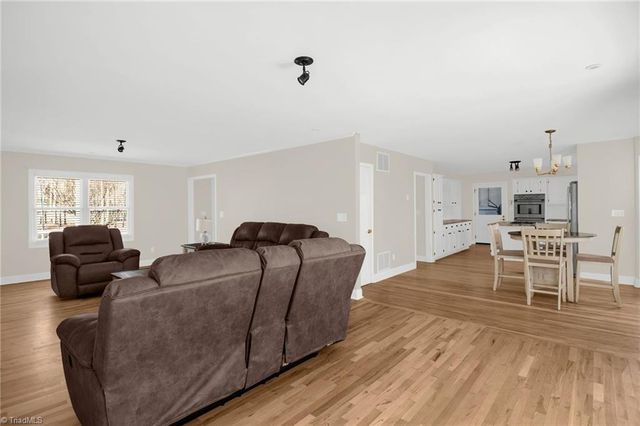 462 Ridgeway Lane, Lexington, NC 27295