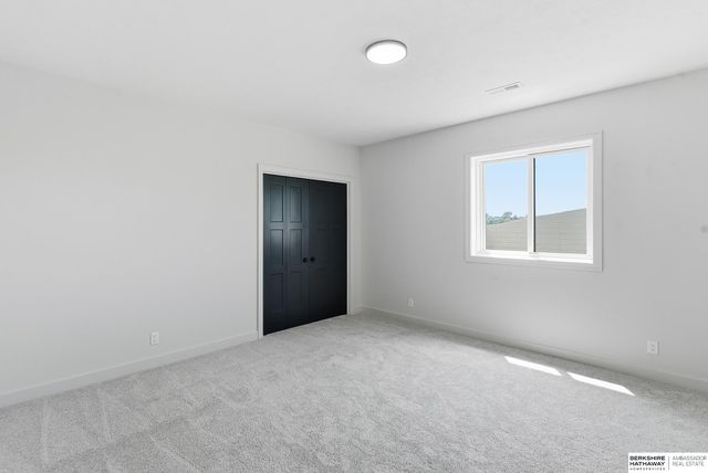 11105 S 221st Street, Gretna, NE 68028