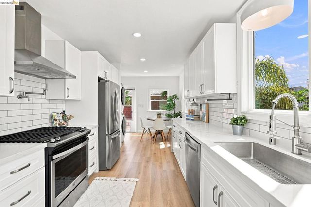 518 36Th St, Richmond, CA 94805