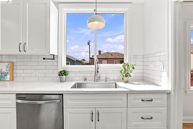518 36Th St, Richmond, CA 94805