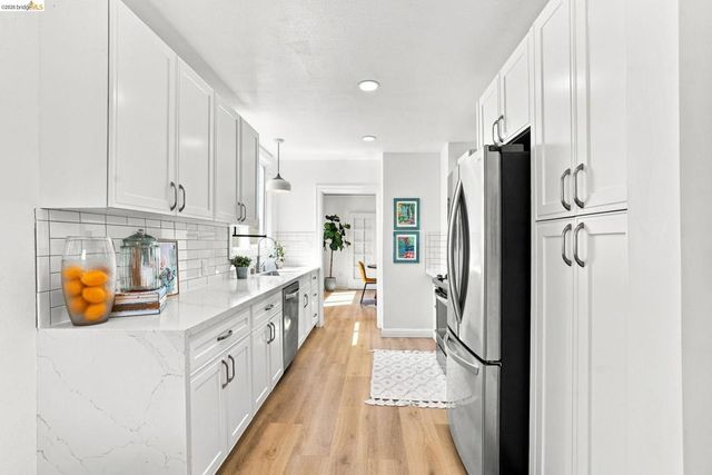 518 36Th St, Richmond, CA 94805
