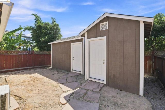 518 36Th St, Richmond, CA 94805