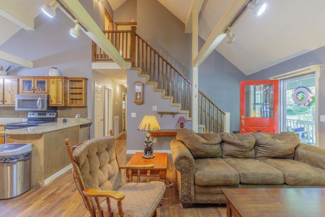 9527 E Brainerd Road, Chattanooga, TN 37421