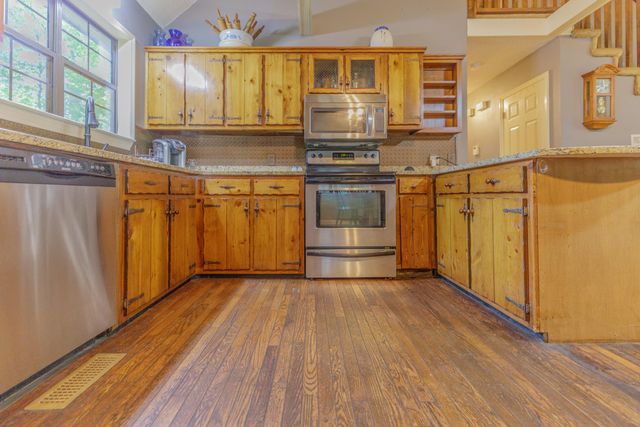 9527 E Brainerd Road, Chattanooga, TN 37421
