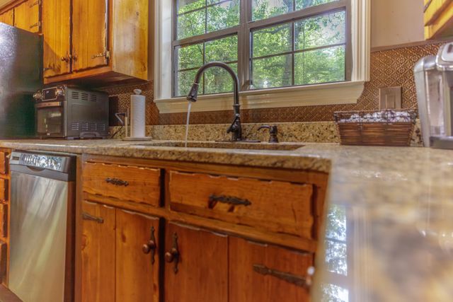 9527 E Brainerd Road, Chattanooga, TN 37421
