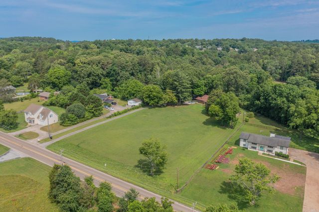 9527 E Brainerd Road, Chattanooga, TN 37421