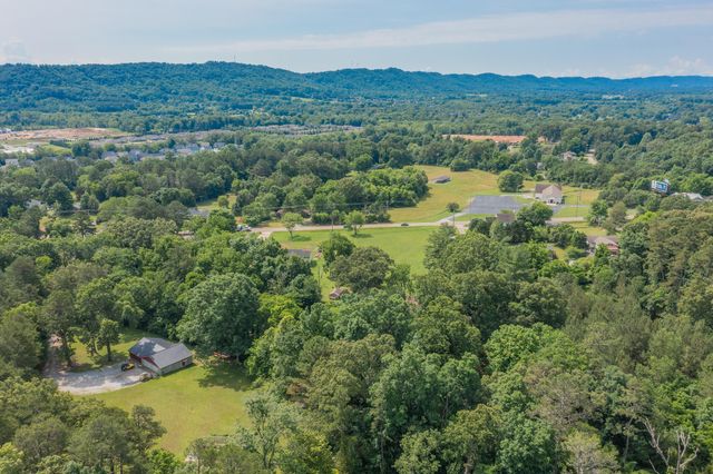 9527 E Brainerd Road, Chattanooga, TN 37421