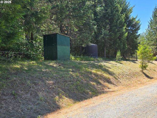 2157 FERGUSON Ln, Days Creek, OR 97429