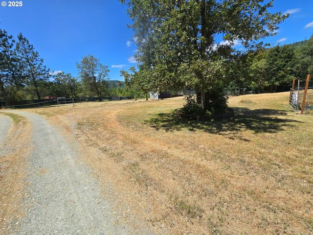 2157 FERGUSON Ln, Days Creek, OR 97429