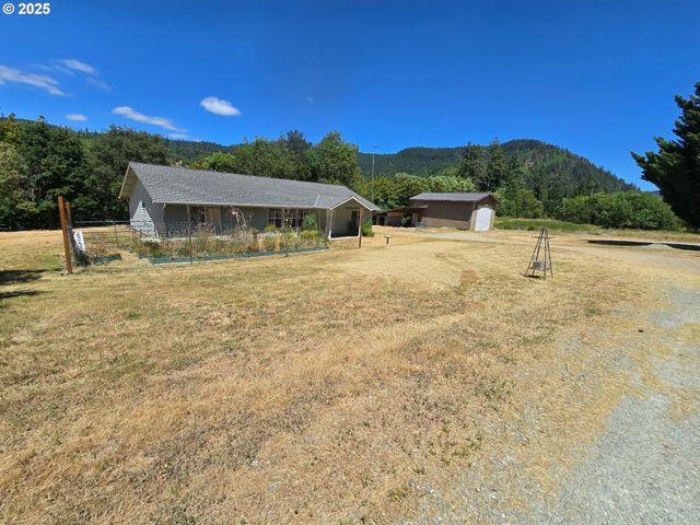 2157 FERGUSON Ln, Days Creek, OR 97429