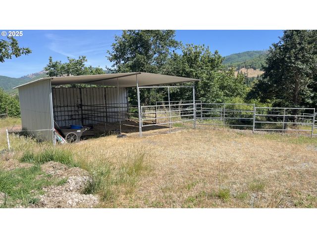 2157 FERGUSON Ln, Days Creek, OR 97429