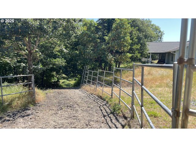 2157 FERGUSON Ln, Days Creek, OR 97429