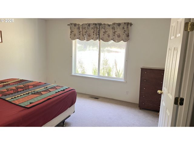 2157 FERGUSON Ln, Days Creek, OR 97429