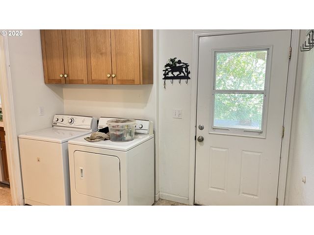 2157 FERGUSON Ln, Days Creek, OR 97429