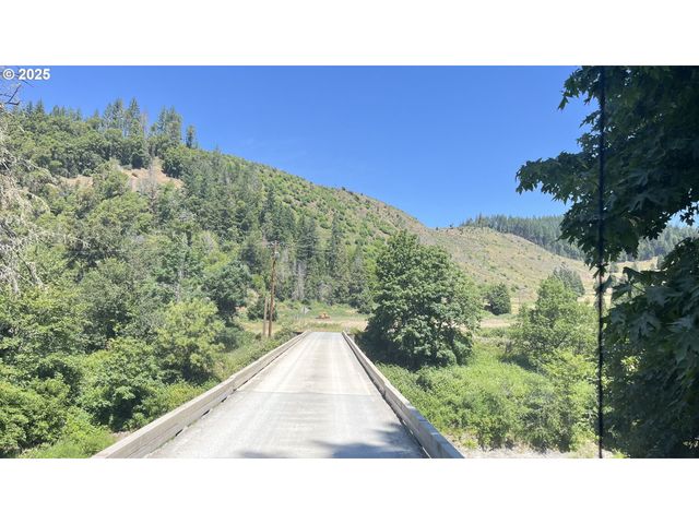 2157 FERGUSON Ln, Days Creek, OR 97429