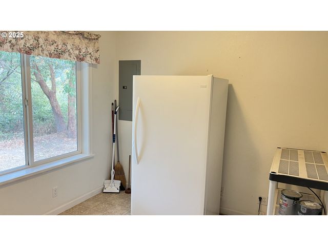 2157 FERGUSON Ln, Days Creek, OR 97429