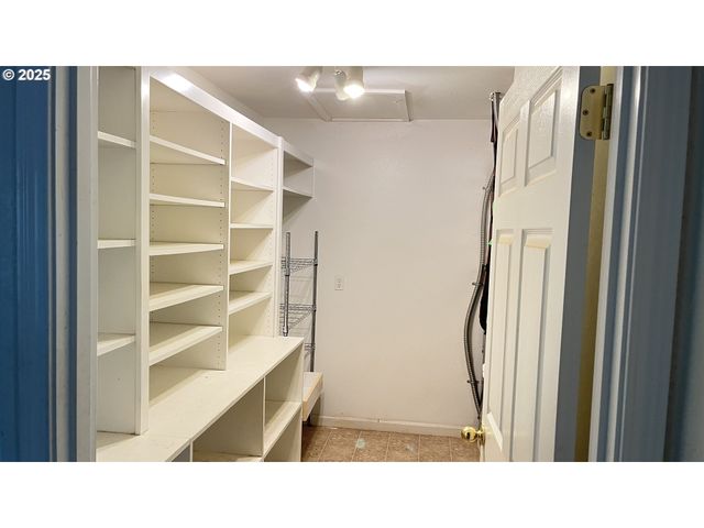 2157 FERGUSON Ln, Days Creek, OR 97429