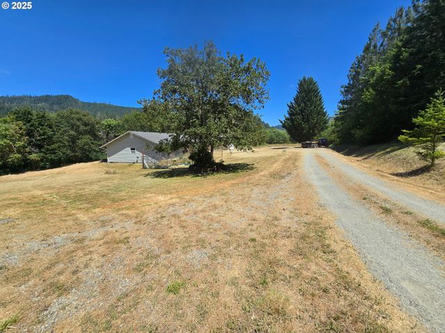 2157 FERGUSON Ln, Days Creek, OR 97429