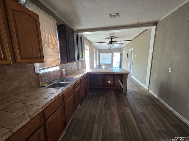 4212 Monterey, San Antonio, TX 78237