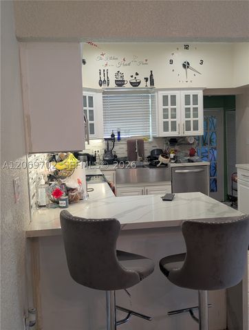 560 NW 184th Ter, Miami Gardens, FL 33169