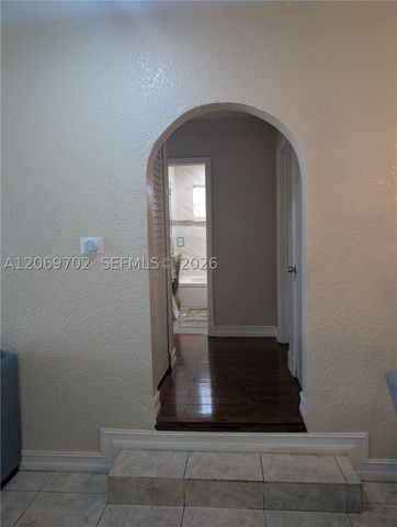 560 NW 184th Ter, Miami Gardens, FL 33169