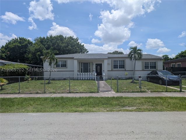 560 NW 184th Ter, Miami Gardens, FL 33169