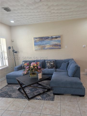560 NW 184th Ter, Miami Gardens, FL 33169
