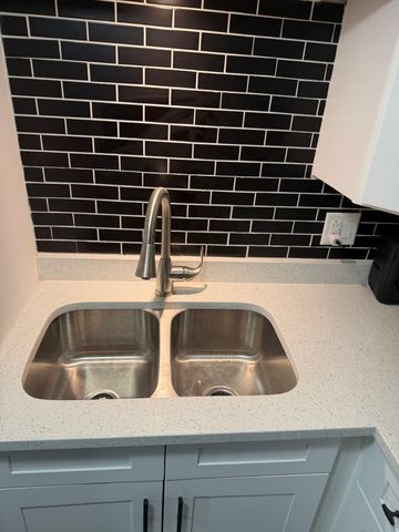 9601 S Harvard Avenue, Chicago, IL 60628