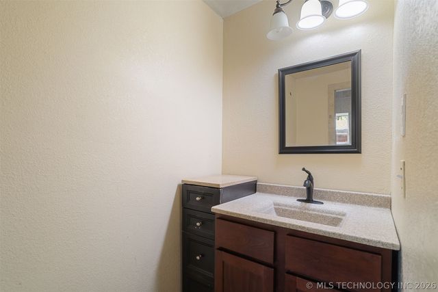 5350 Center Street, Madill, OK 73446